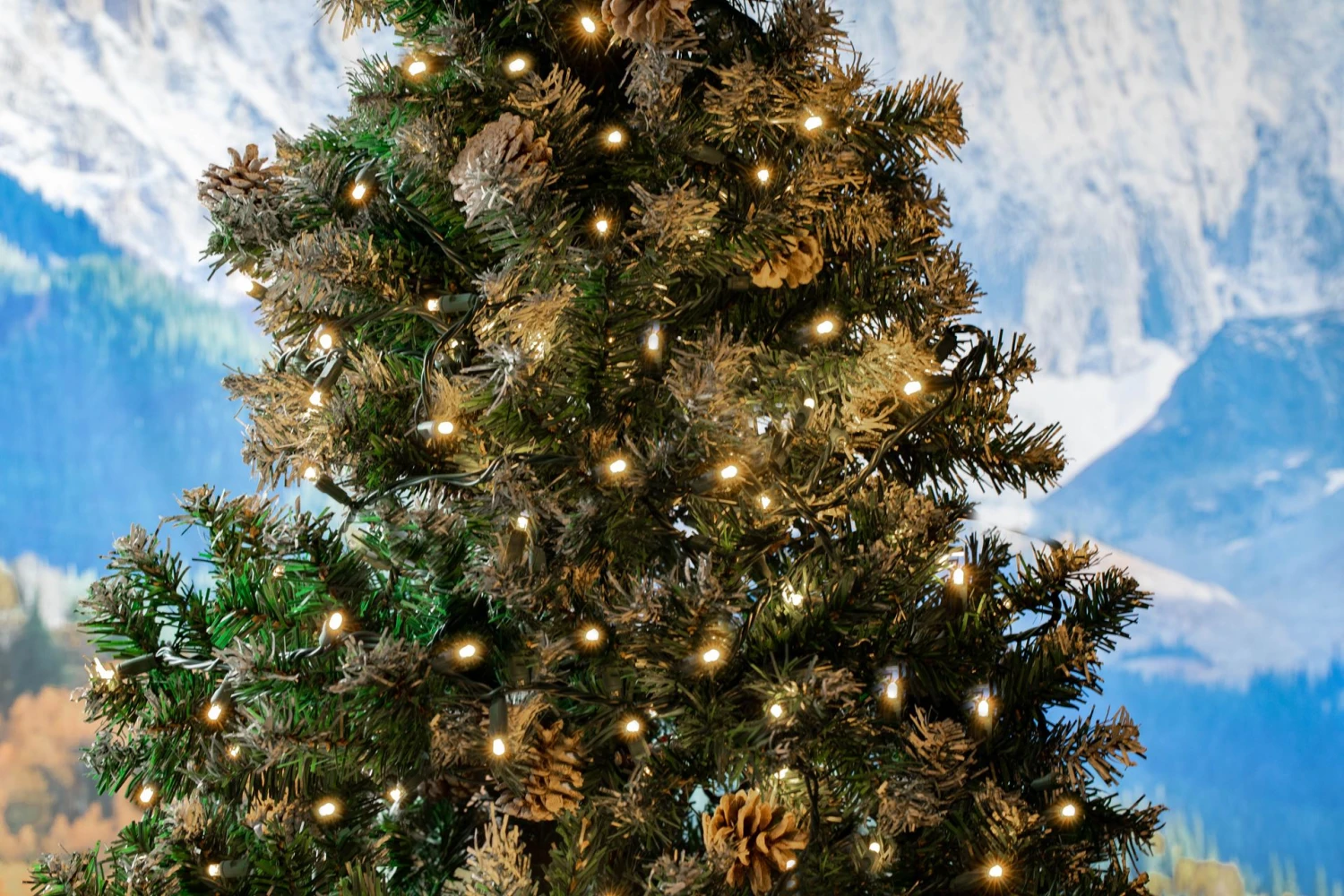 Commercial Grade Wide Angle 100 LED Warm White 50' Long On Green Wire 12 Commercial Grade Wide Angle 100 LED Warm White 50' Long On Green Wire - Image 12