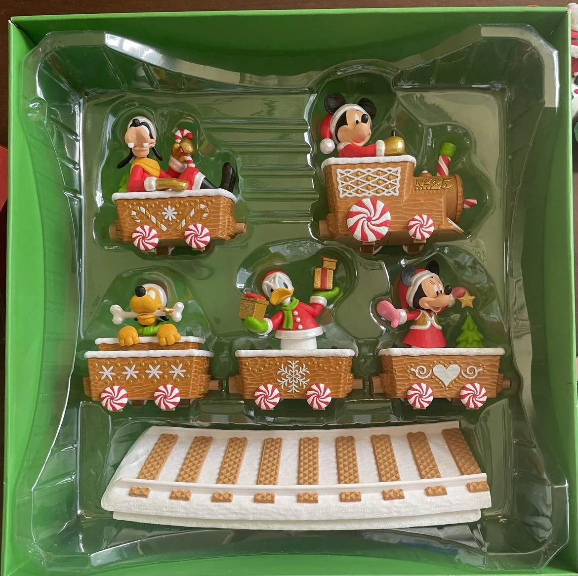 2016 Disney Christmas Express Collectors Train ENTIRE SET - Special Edition 4 2016 Disney Christmas Express Collectors Train ENTIRE SET - Special Edition - Image 2